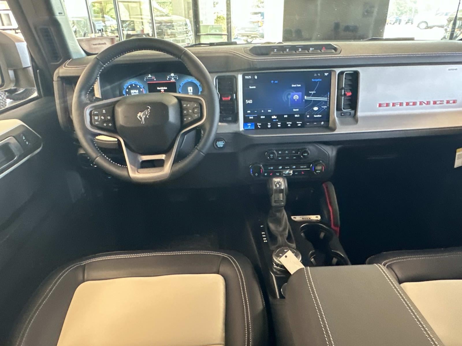 2025 Ford Bronco OUTER BANKS 4 DOOR 4X4