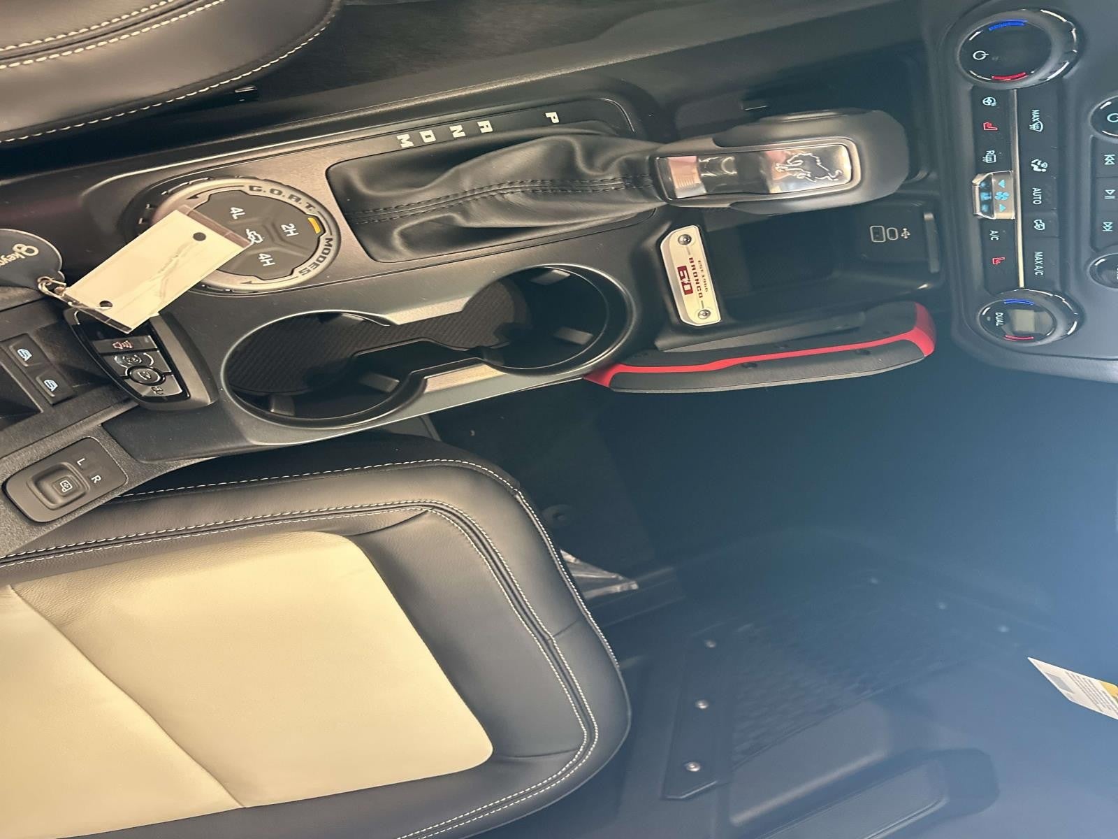 2025 Ford Bronco OUTER BANKS 4 DOOR 4X4