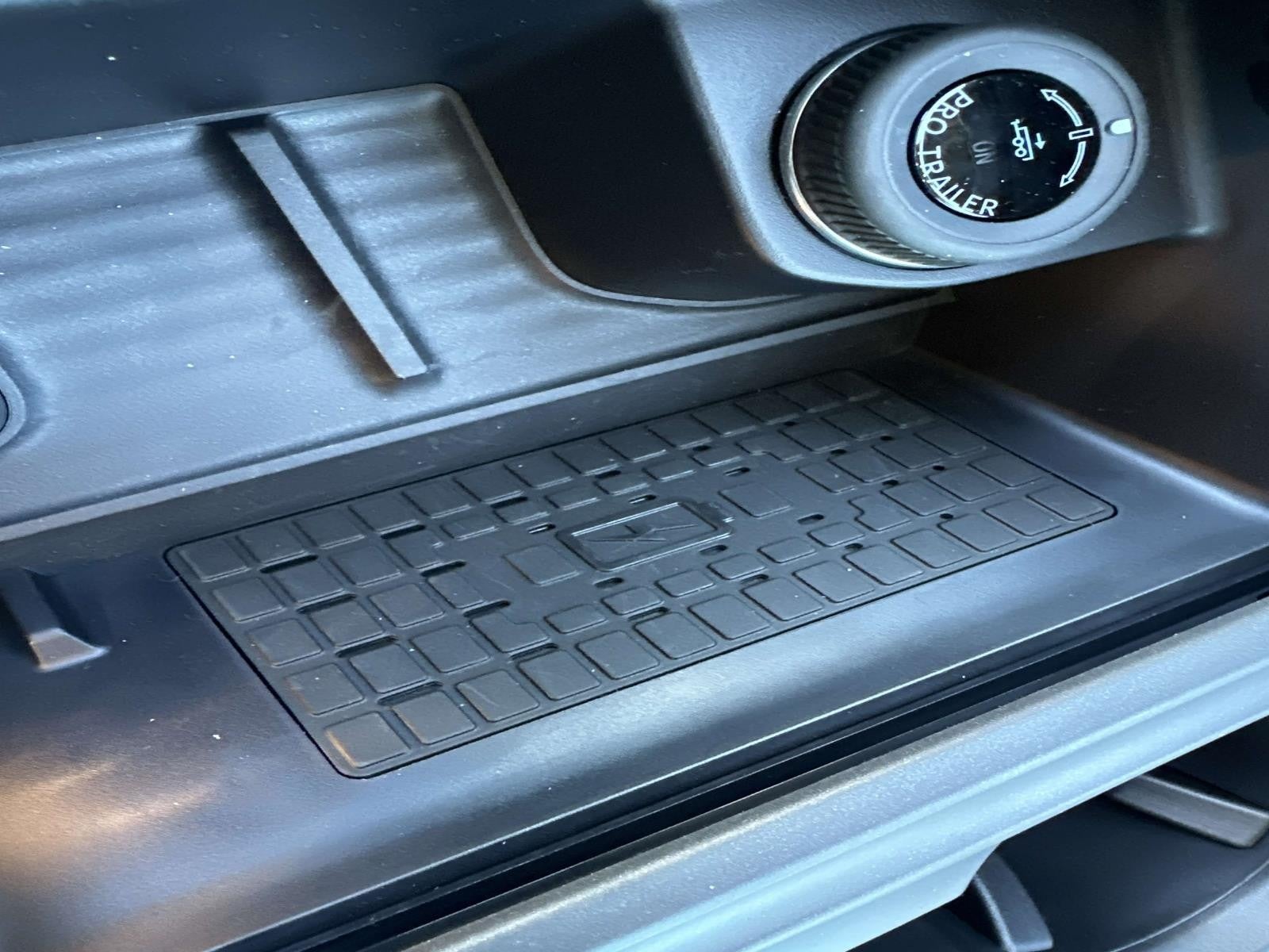 2025 Ford Expedition ACTIVE 4X2