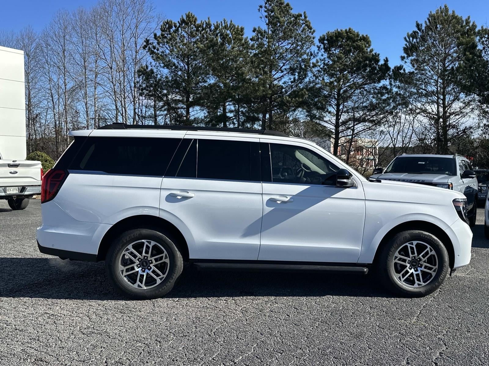 2025 Ford Expedition ACTIVE 4X2