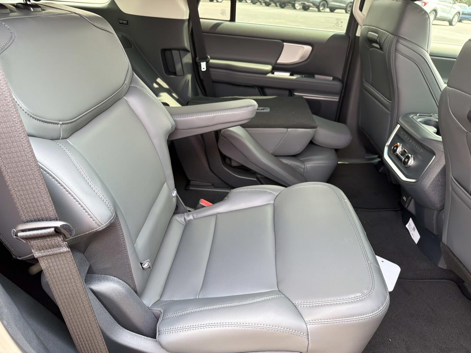 2026 Ford Expedition ACTIVE 4X2