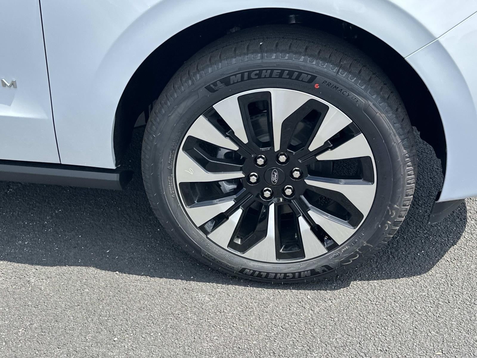 2026 Ford Expedition PLATINUM 4X4