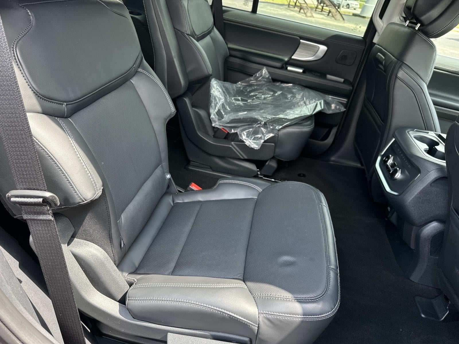 2026 Ford Expedition PLATINUM 4X4