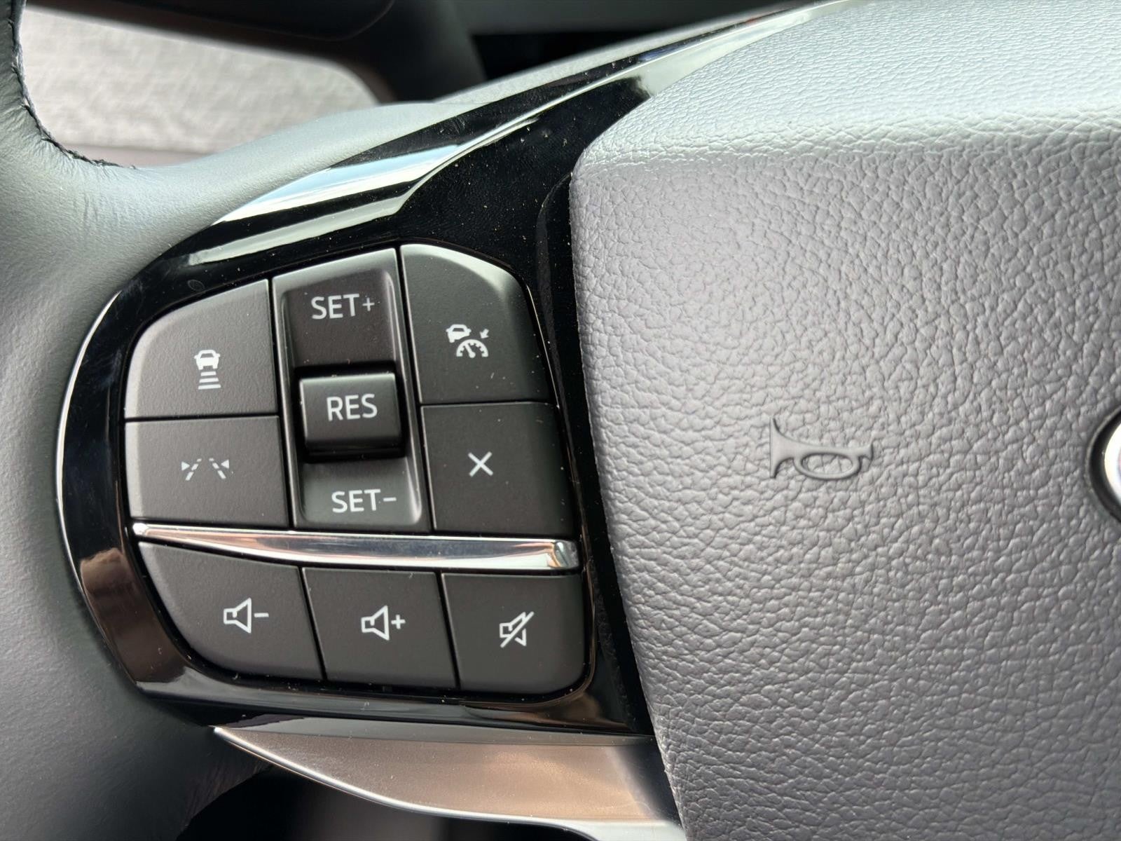 2026 Ford Explorer PLATINUM RWD