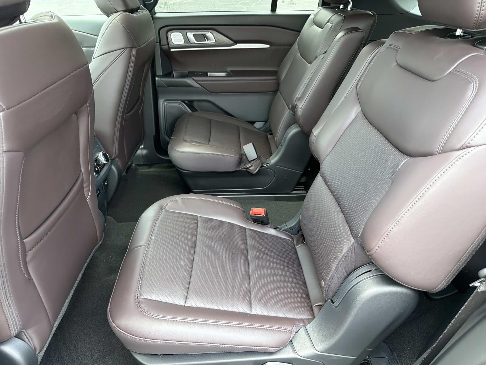 2026 Ford Explorer PLATINUM RWD