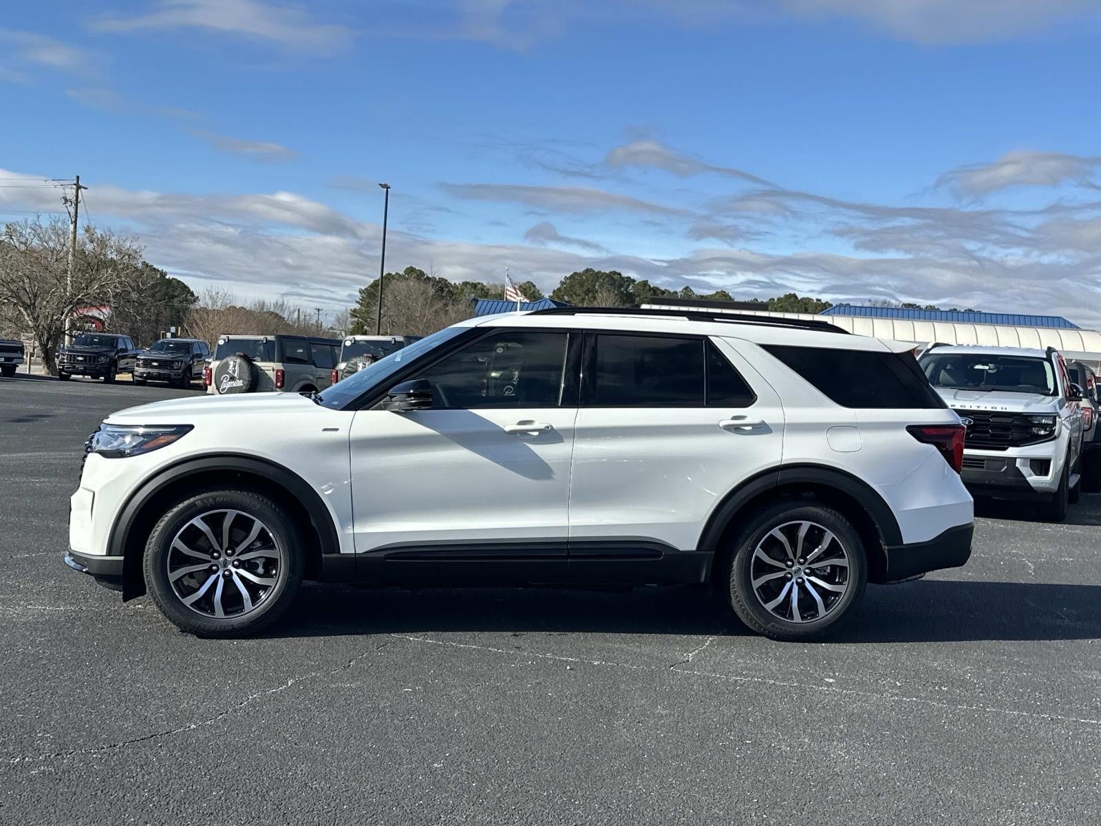 2026 Ford Explorer ST-LINE RWD