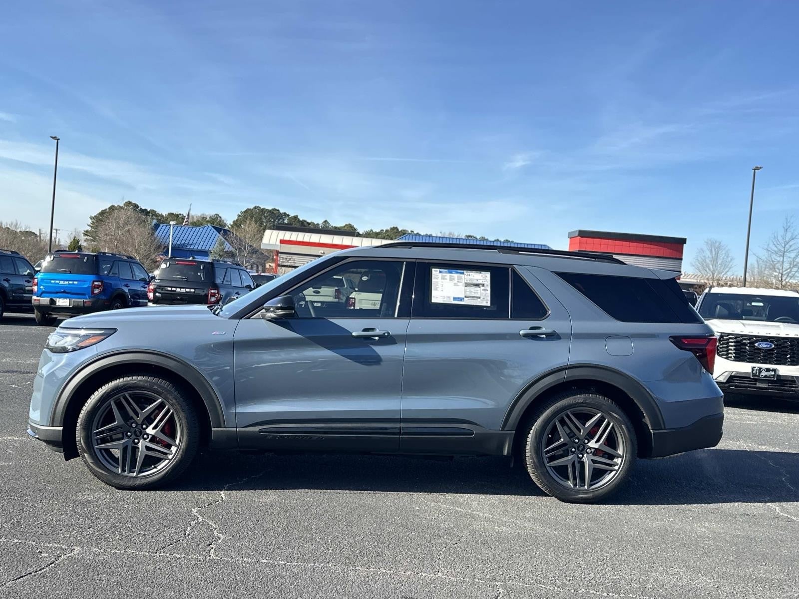 2026 Ford Explorer ST-LINE RWD