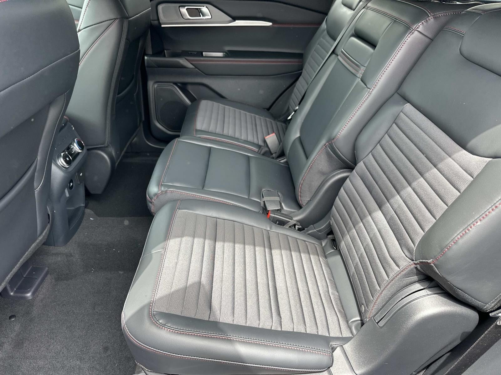 2026 Ford Explorer ST-LINE RWD