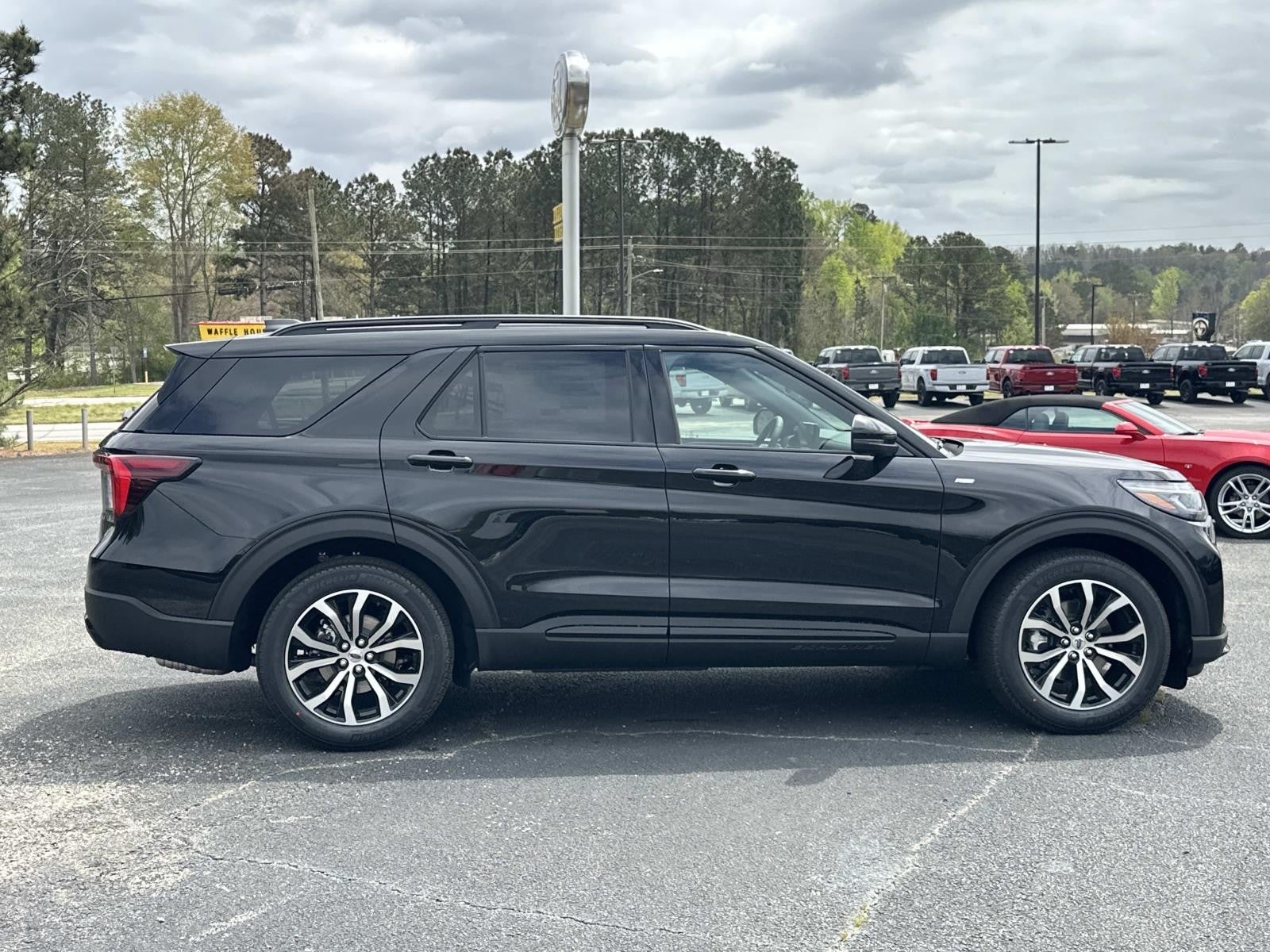 2026 Ford Explorer ST-LINE RWD