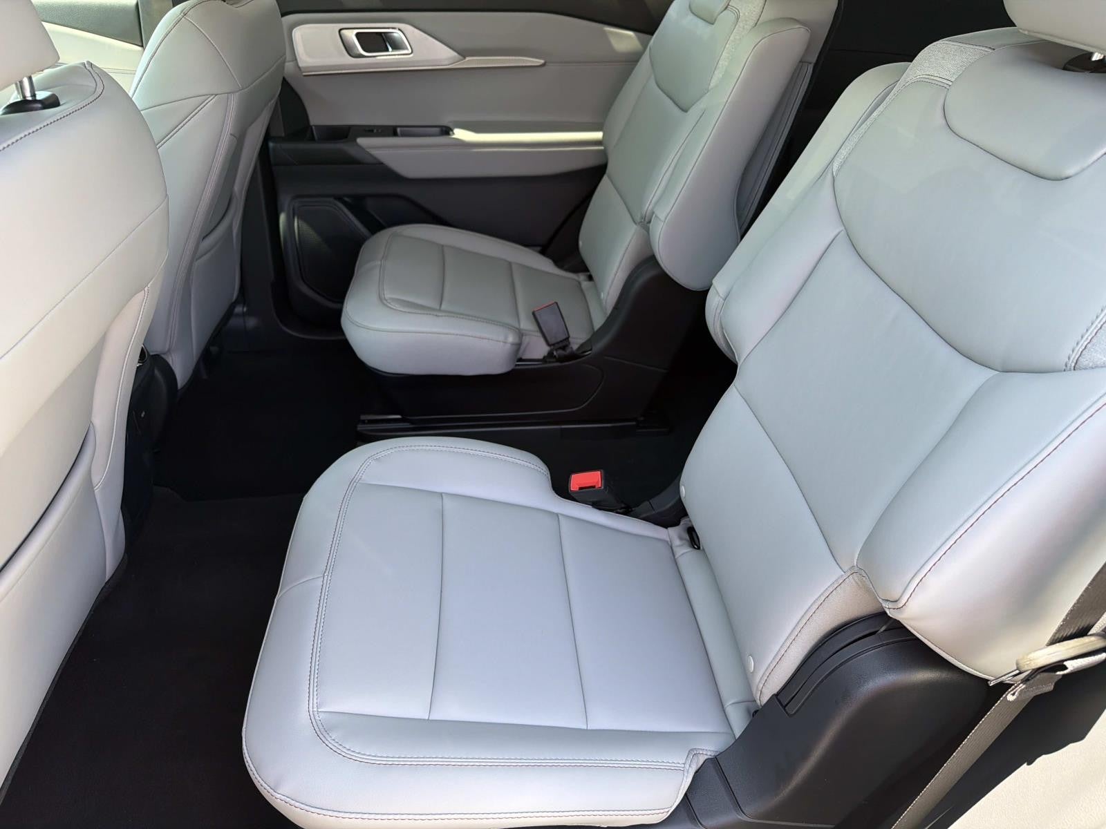 2026 Ford Explorer ACTIVE W/200A PKG 4WD