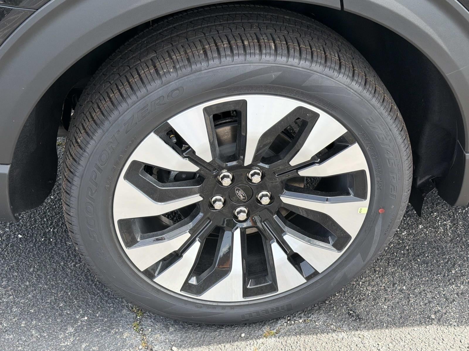 2026 Ford Explorer PLATINUM 4WD