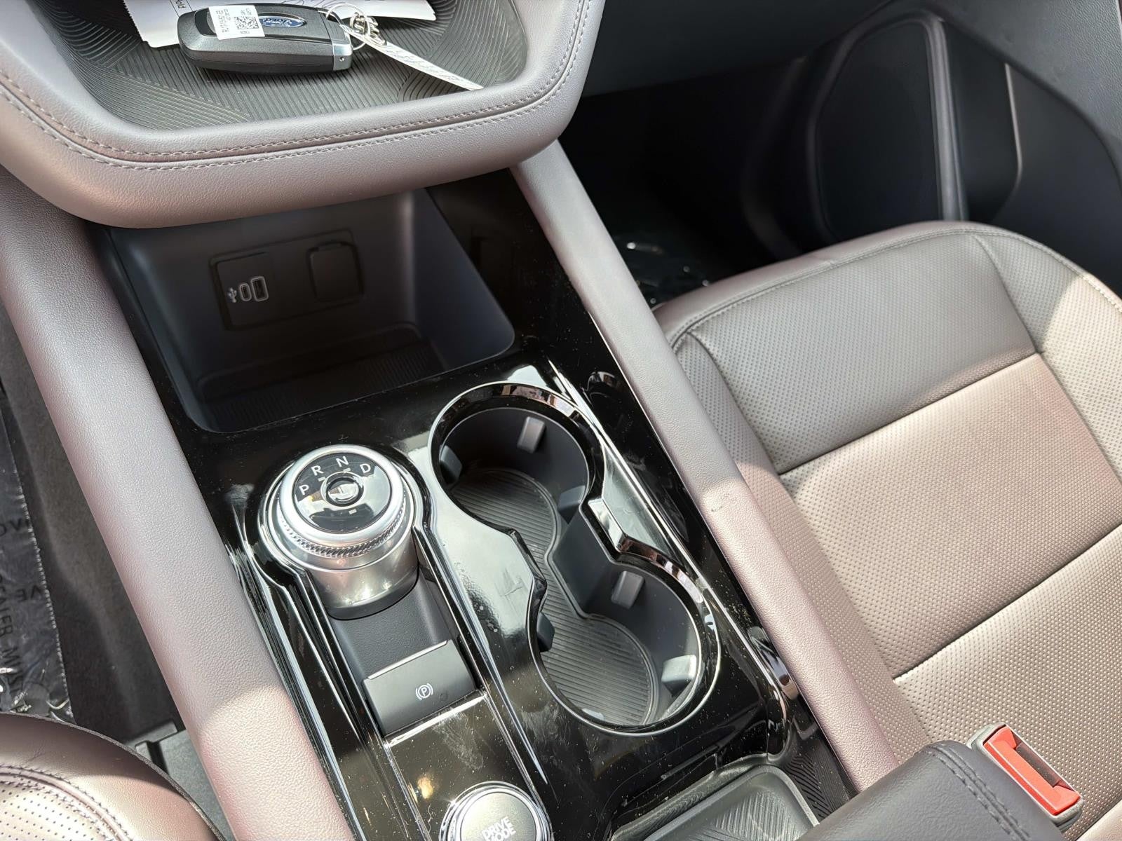 2026 Ford Explorer PLATINUM 4WD