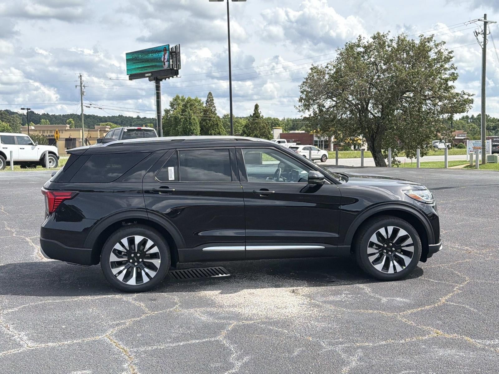 2026 Ford Explorer PLATINUM 4WD