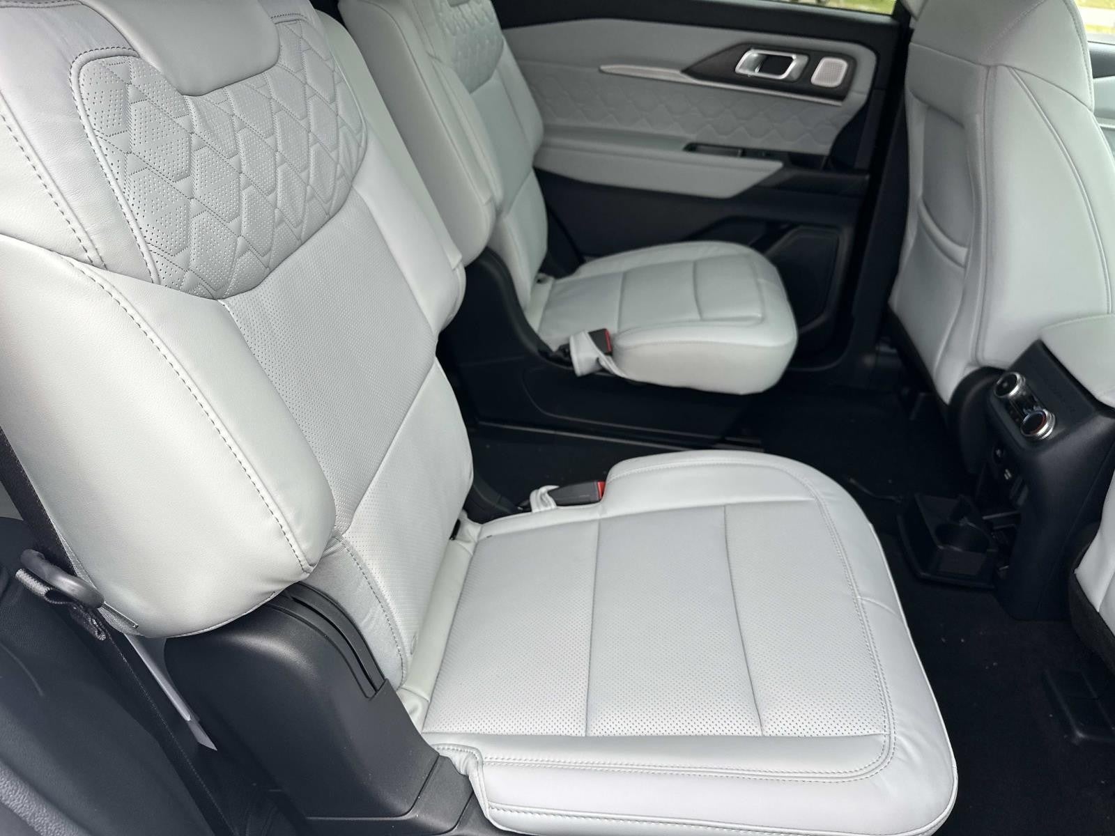 2026 Ford Explorer PLATINUM 4WD