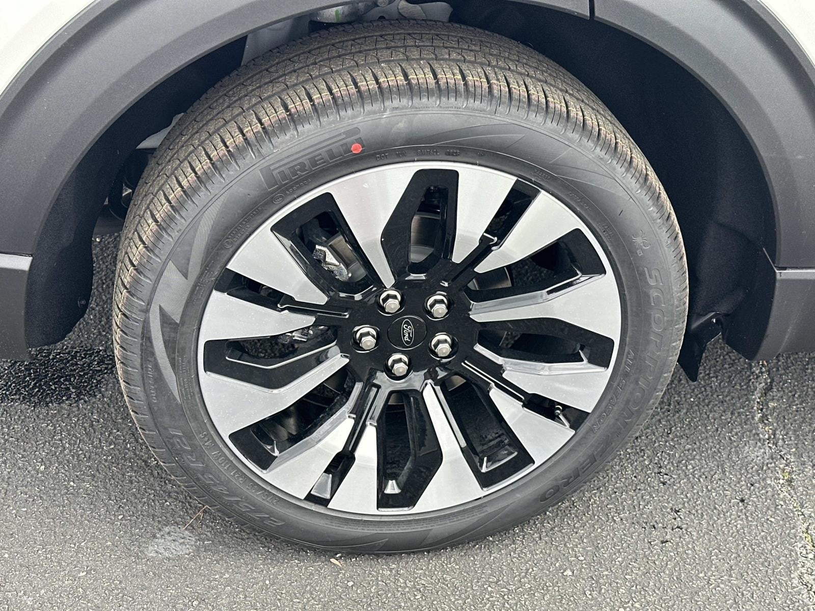 2026 Ford Explorer PLATINUM 4WD