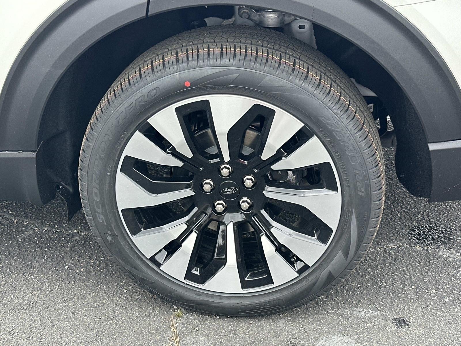 2026 Ford Explorer PLATINUM 4WD