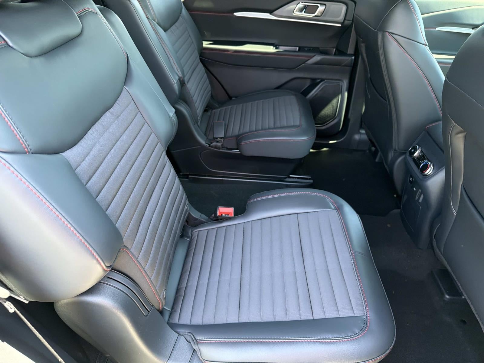 2026 Ford Explorer ST-LINE 4WD