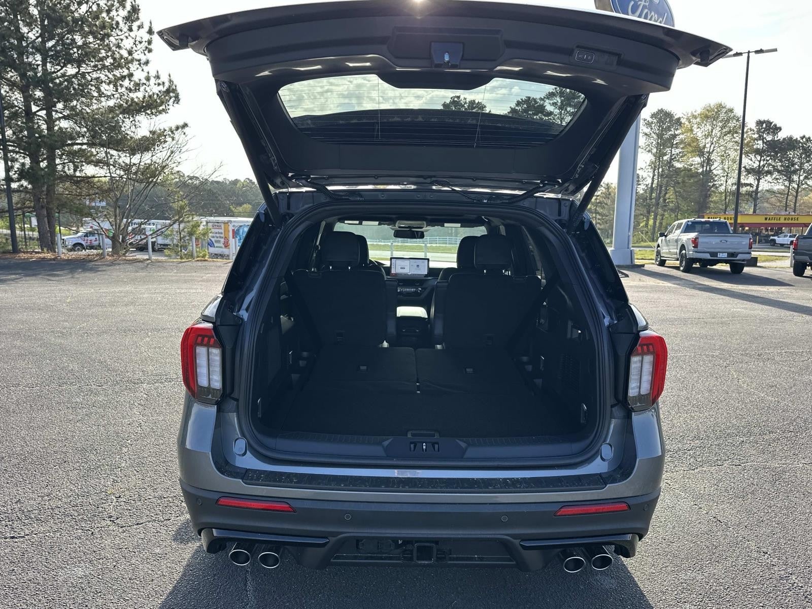 2026 Ford Explorer ST 4WD