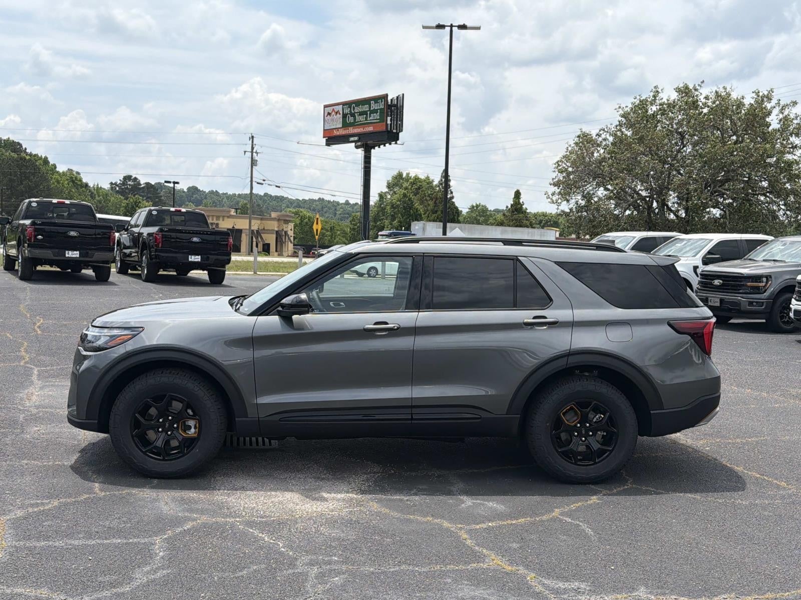 2026 Ford Explorer TREMOR 4WD