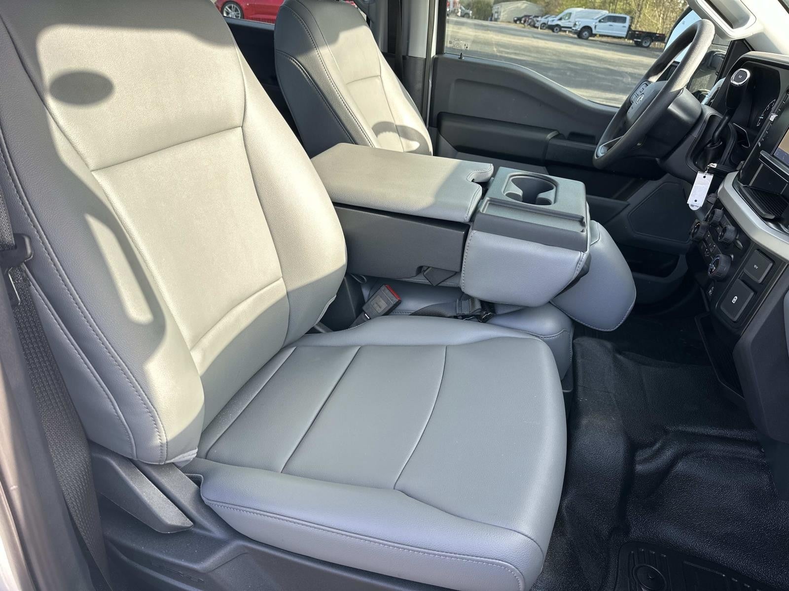 2025 Ford Super Duty F-250 SRW XL 4WD CREW CAB 8' BOX