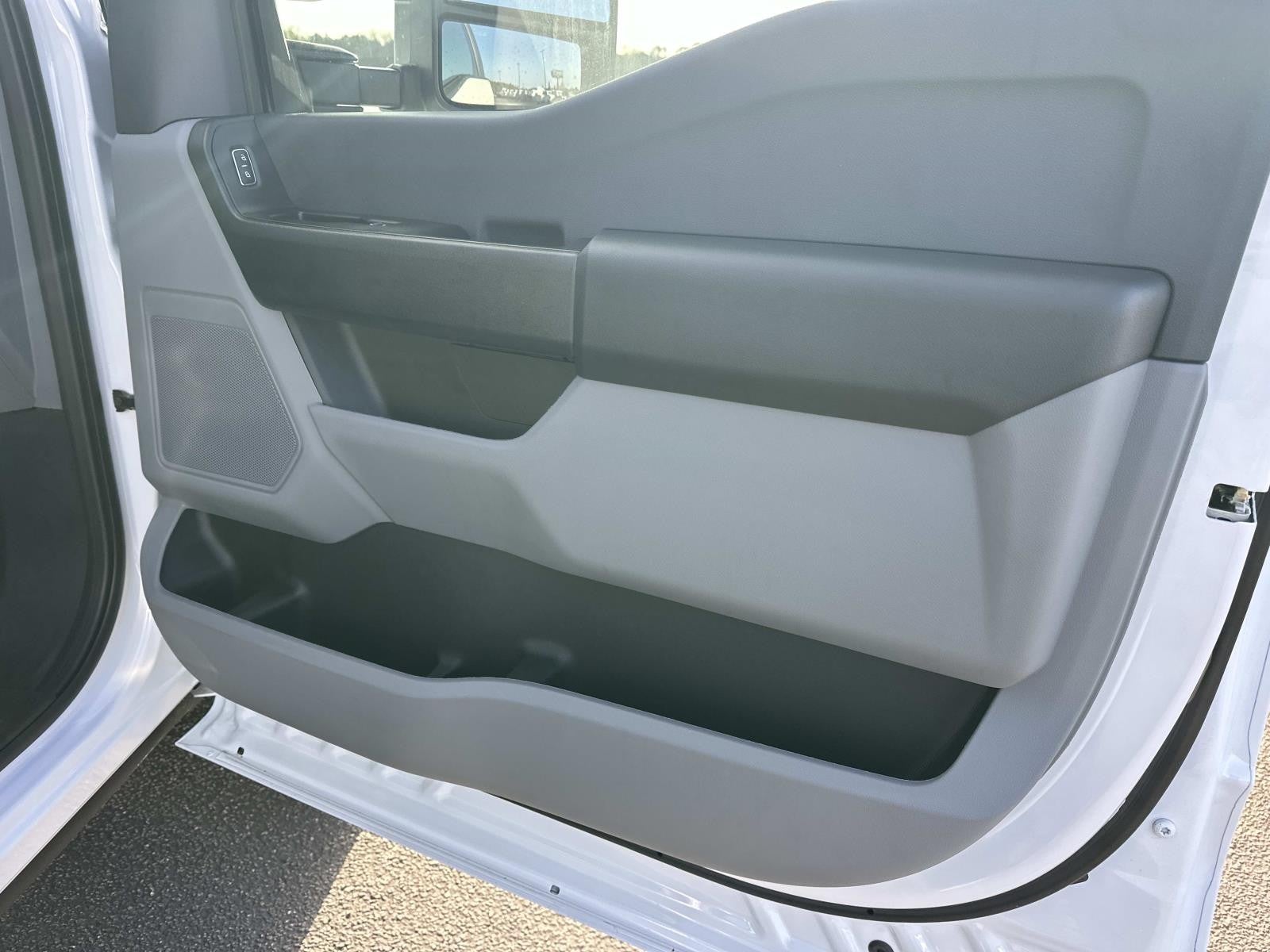 2025 Ford Super Duty F-250 SRW XL 4WD CREW CAB 8' BOX