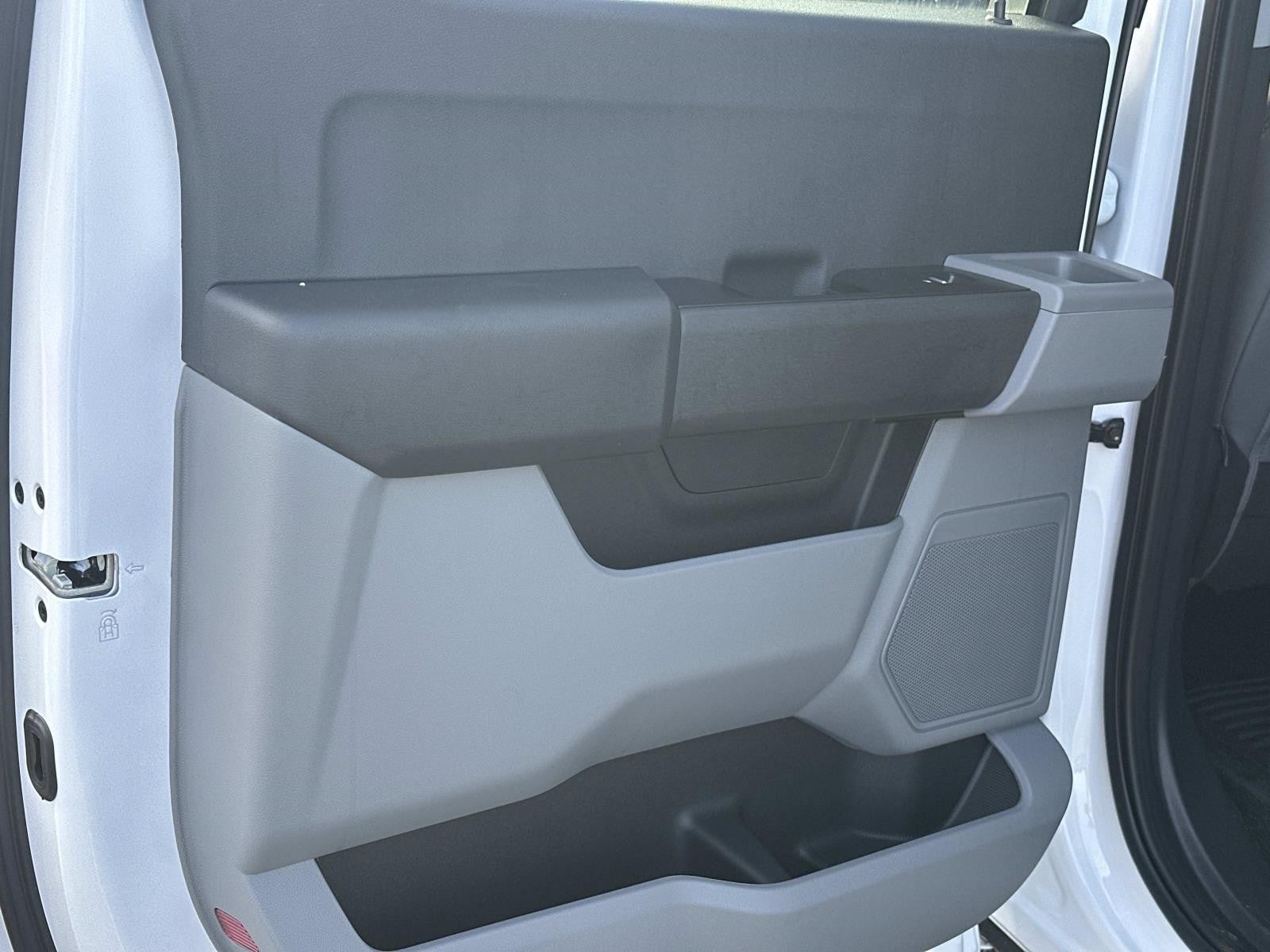 2025 Ford Super Duty F-250 SRW XL 4WD CREW CAB 8' BOX