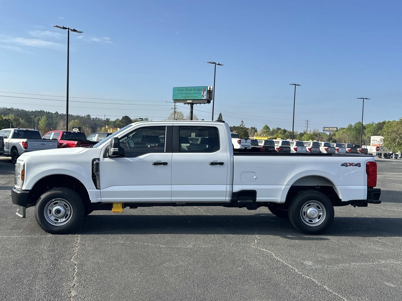 2025 Ford Super Duty F-250 SRW XL 4WD CREW CAB 8' BOX