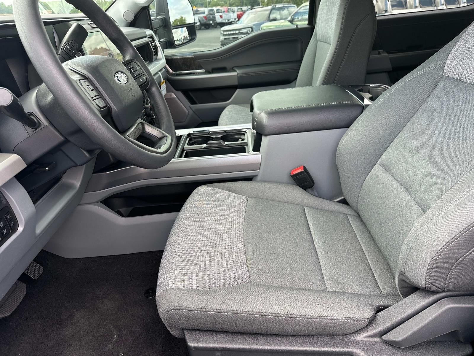 2025 Ford Super Duty F-250 SRW XLT 4WD CREW CAB 6.75' BO