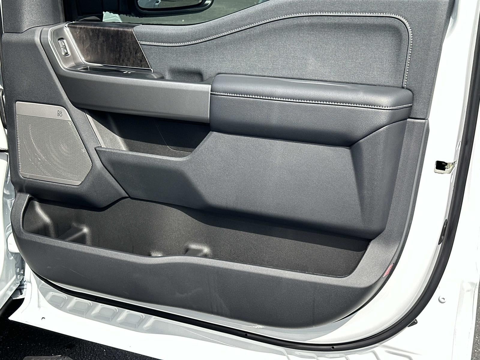 2026 Ford Super Duty F-350 SRW LARIAT 2WD CREW CAB 6.75'