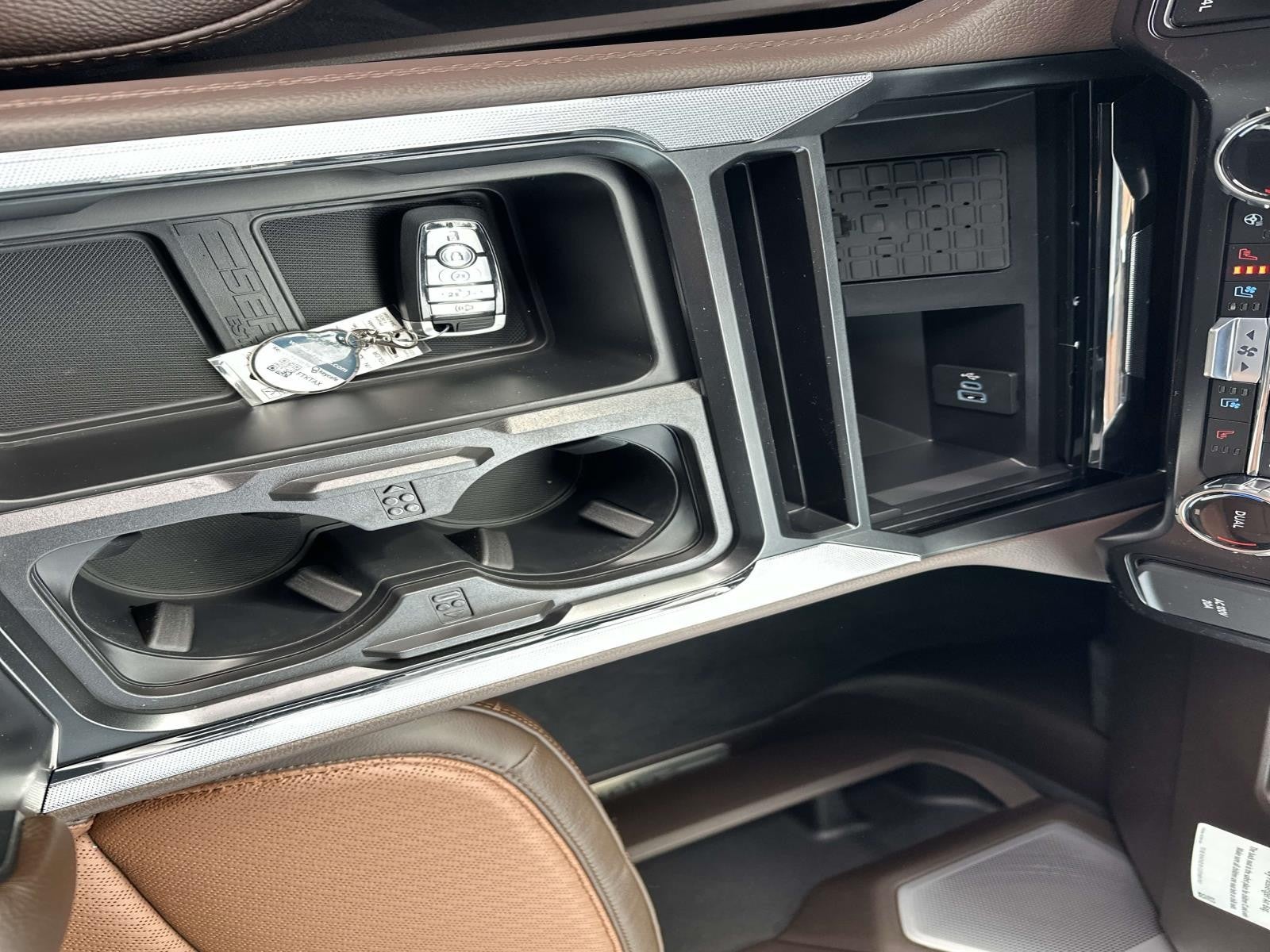 2026 Ford Super Duty F-350 SRW KING RANCH 4WD CREW CAB 6