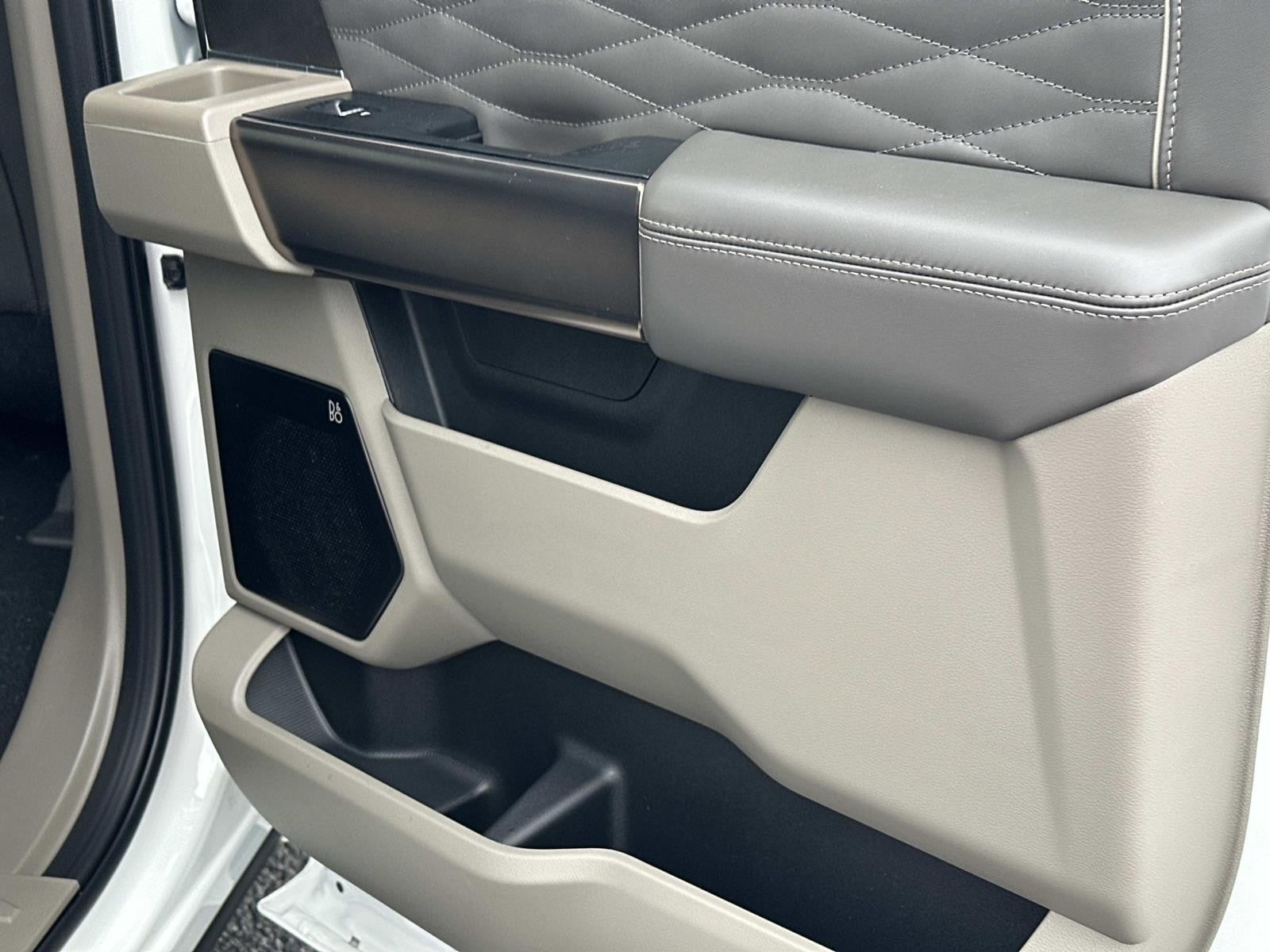 2026 Ford Super Duty F-350 DRW PLATINUM 4WD CREW CAB 8'