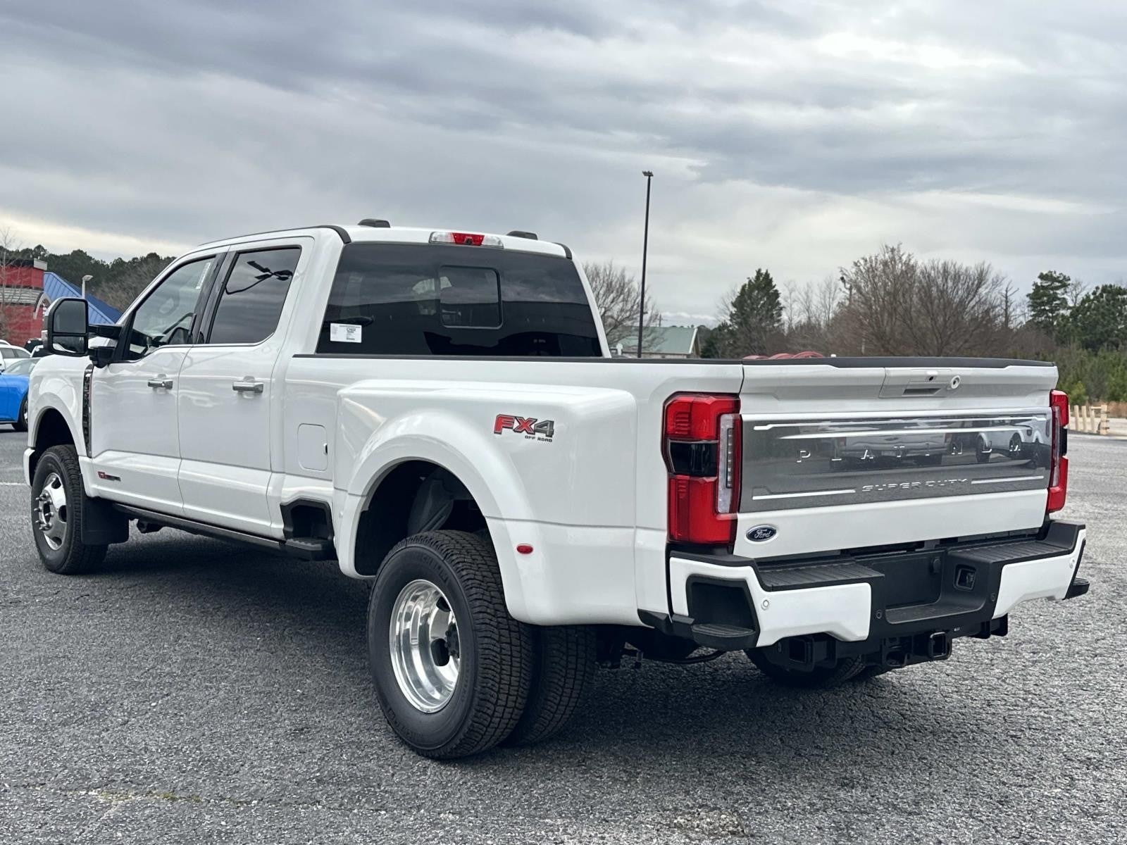 2026 Ford Super Duty F-350 DRW PLATINUM 4WD CREW CAB 8'