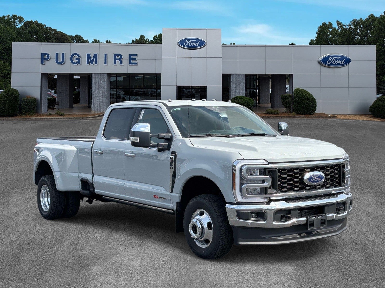 2026 Ford Super Duty F-350 DRW LARIAT 4WD CREW CAB 8' BO