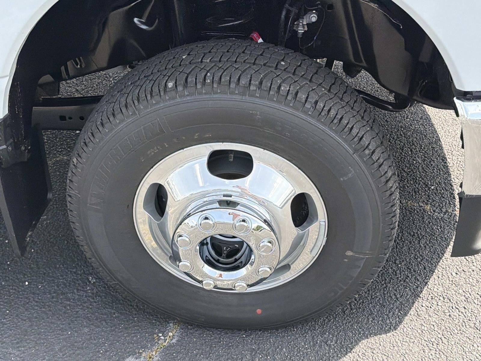 2026 Ford Super Duty F-350 DRW LARIAT 4WD CREW CAB 8' BO