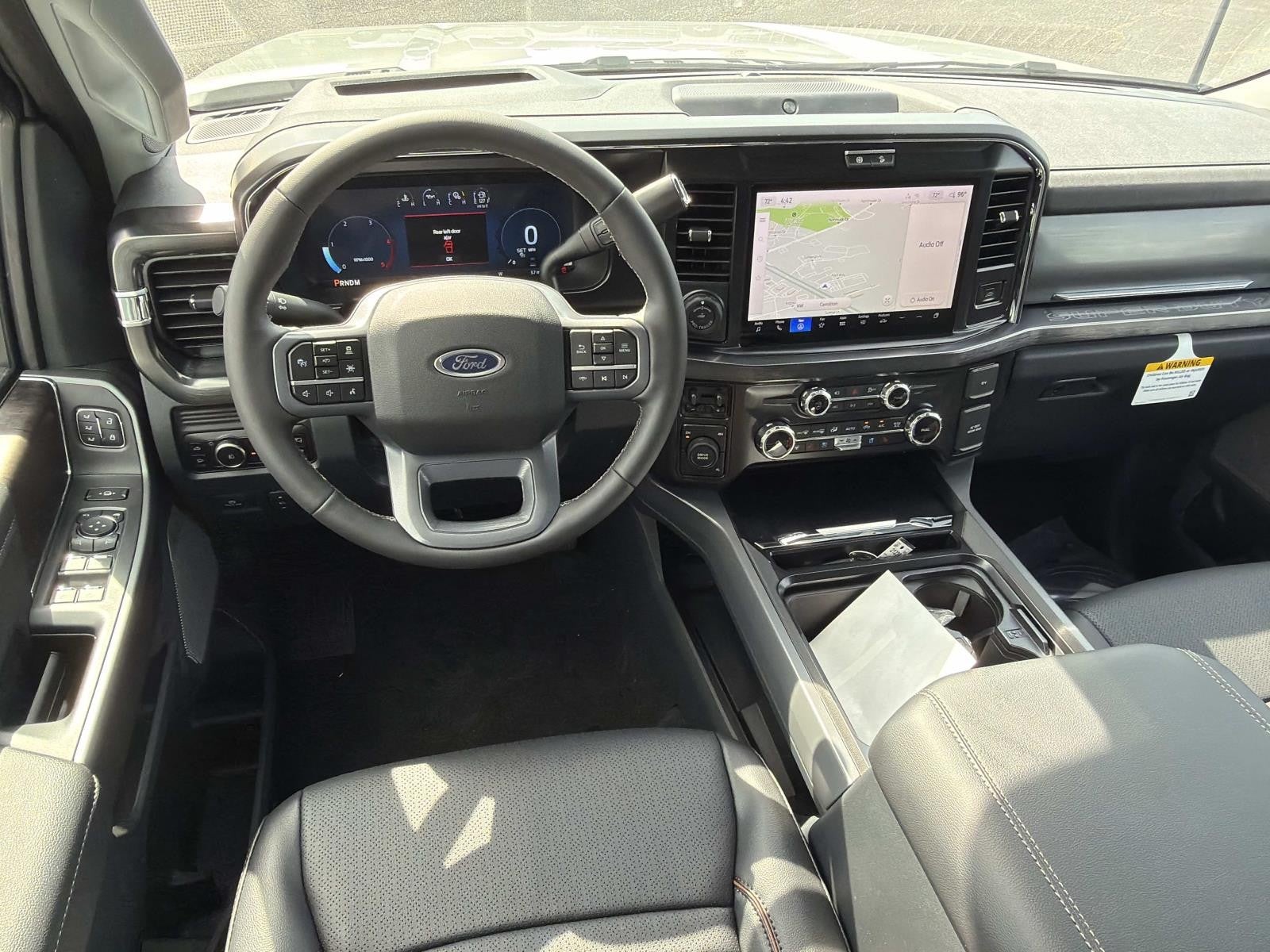 2026 Ford Super Duty F-350 DRW LARIAT 4WD CREW CAB 8' BO