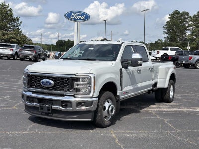 2026 Ford Super Duty F-350 DRW LARIAT 4WD CREW CAB 8' BO