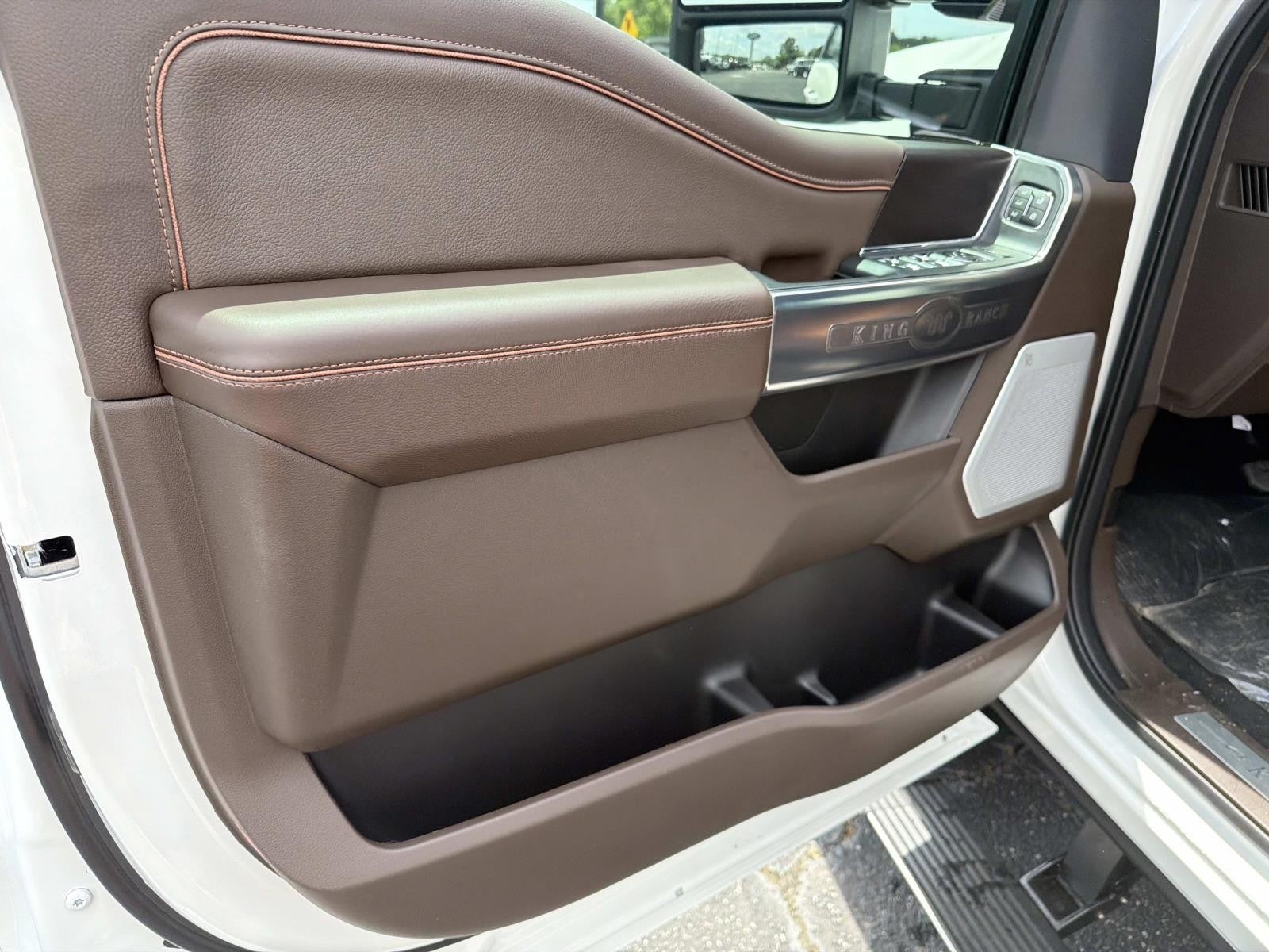 2026 Ford Super Duty F-350 DRW KING RANCH 4WD CREW CAB 8