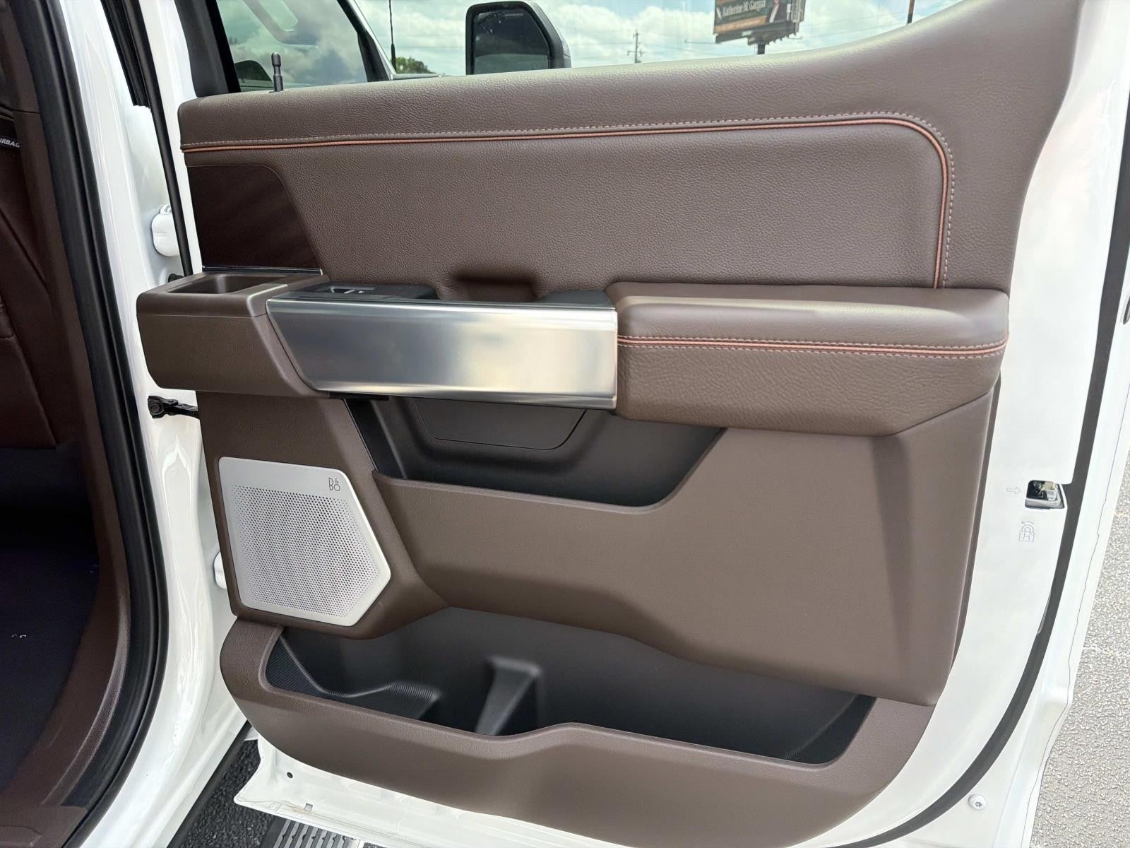 2026 Ford Super Duty F-350 DRW KING RANCH 4WD CREW CAB 8