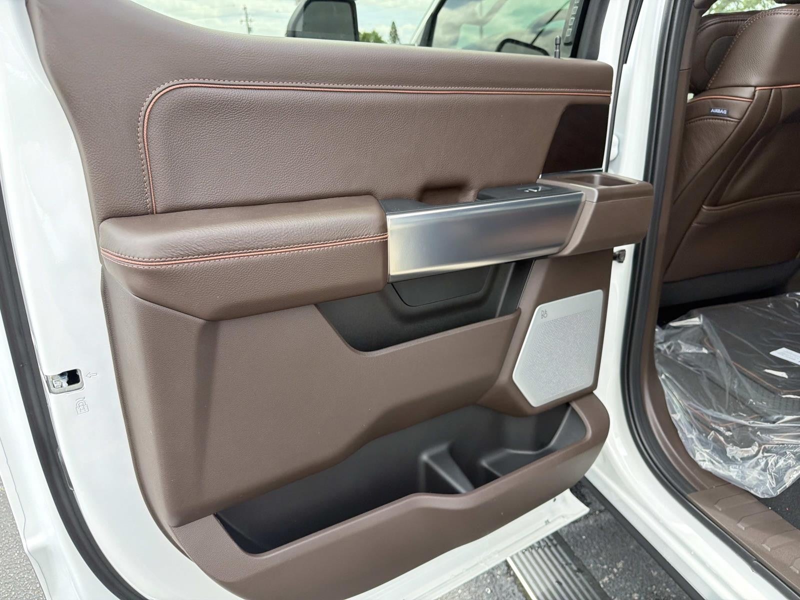 2026 Ford Super Duty F-350 DRW KING RANCH 4WD CREW CAB 8