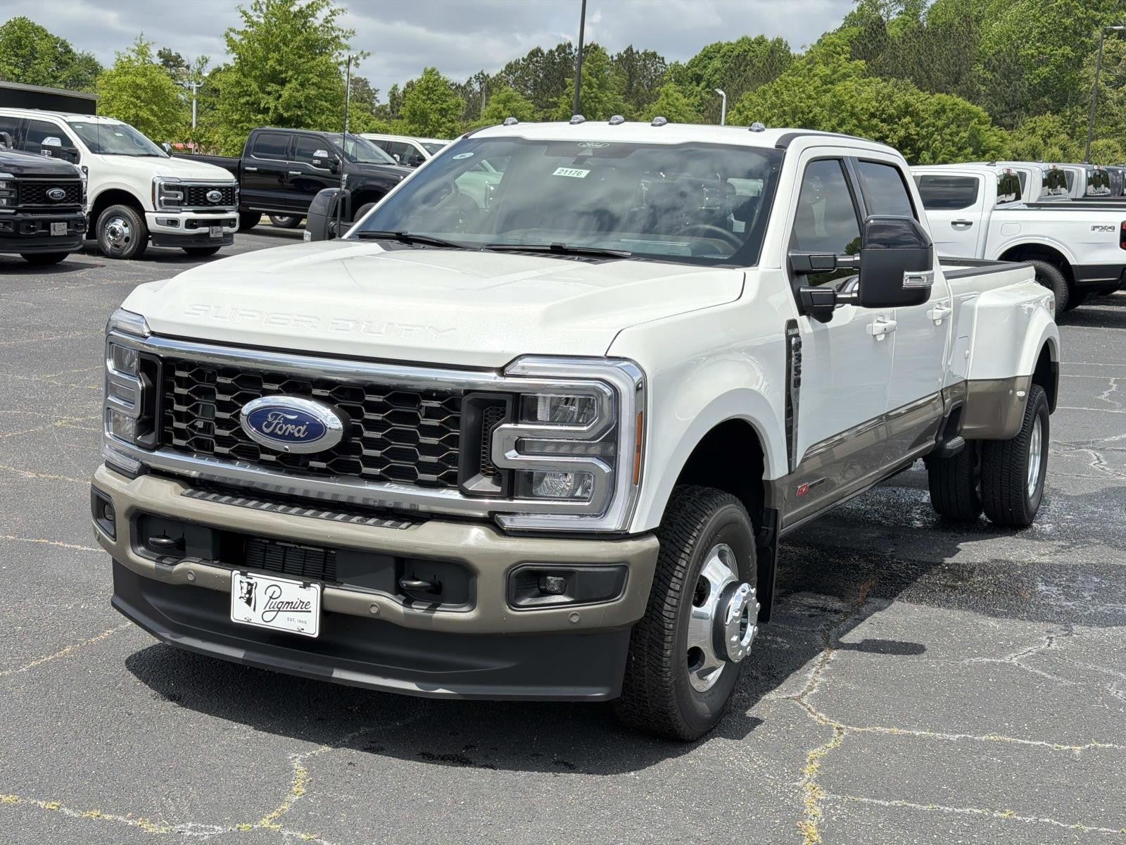 2026 Ford Super Duty F-350 DRW KING RANCH 4WD CREW CAB 8
