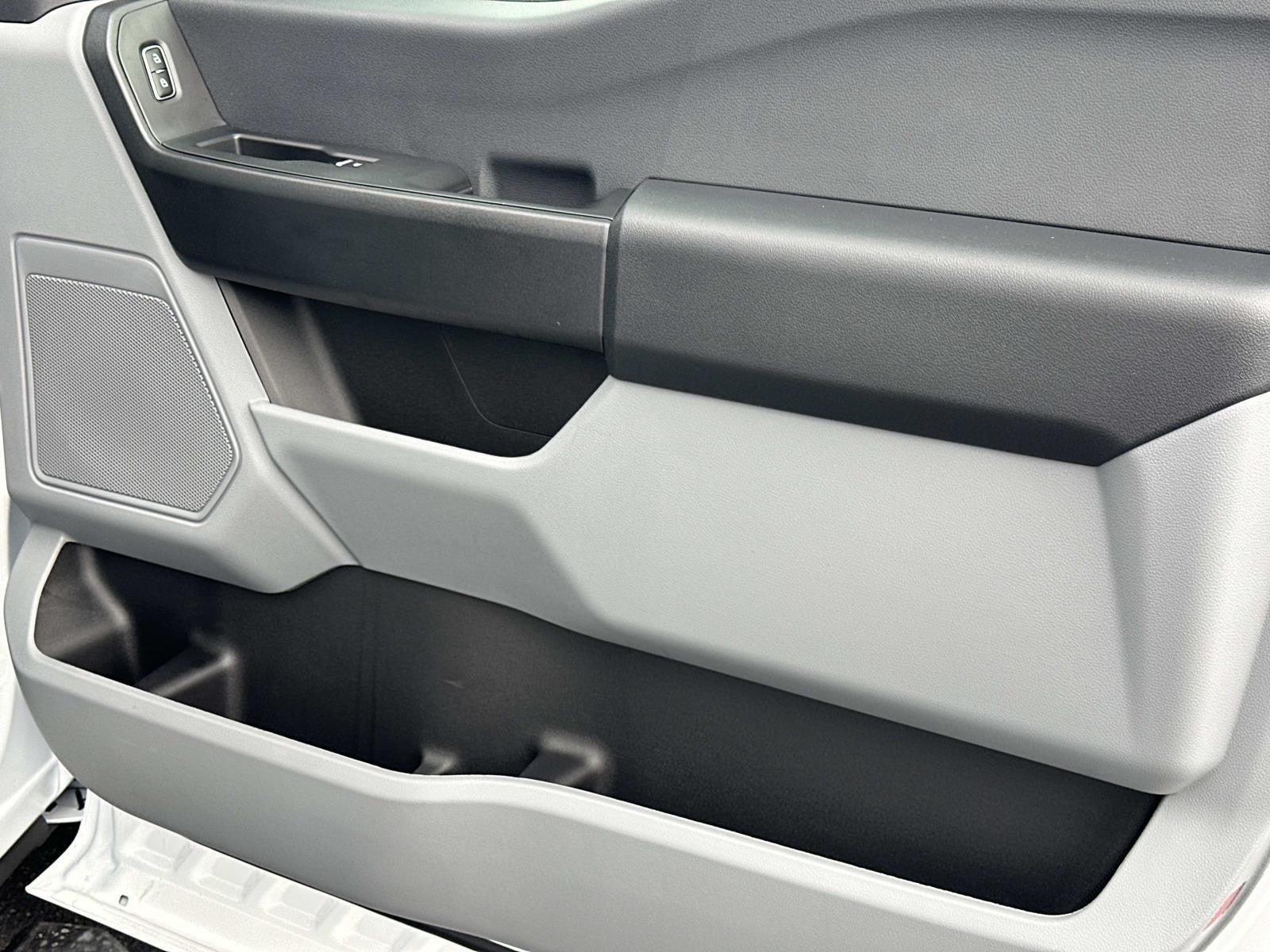 2026 Ford Super Duty F-350 DRW XL 4WD CREW CAB 8' BOX