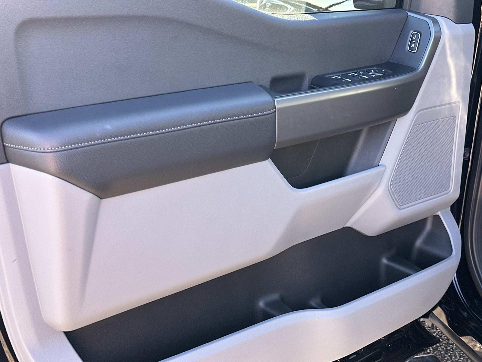 2026 Ford Super Duty F-350 DRW XL 4WD CREW CAB 8' BOX