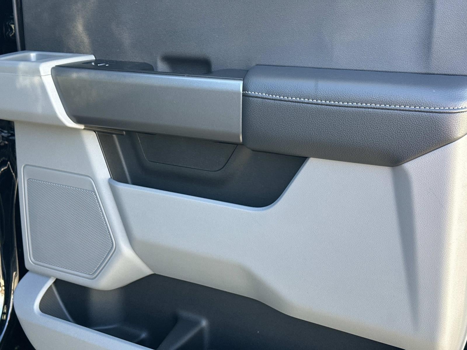 2026 Ford Super Duty F-350 DRW XL 4WD CREW CAB 8' BOX