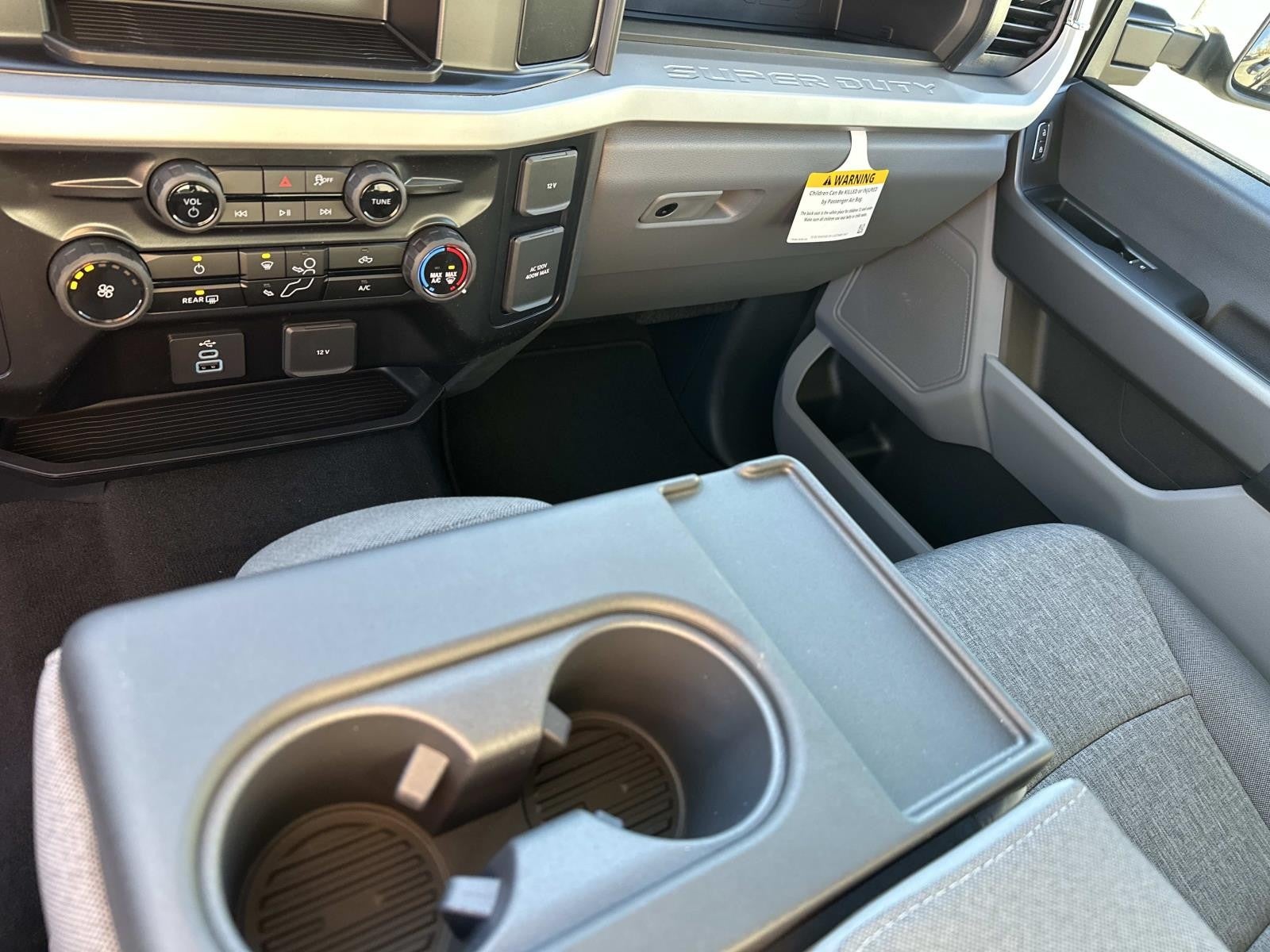 2026 Ford Super Duty F-350 DRW XL 4WD CREW CAB 8' BOX