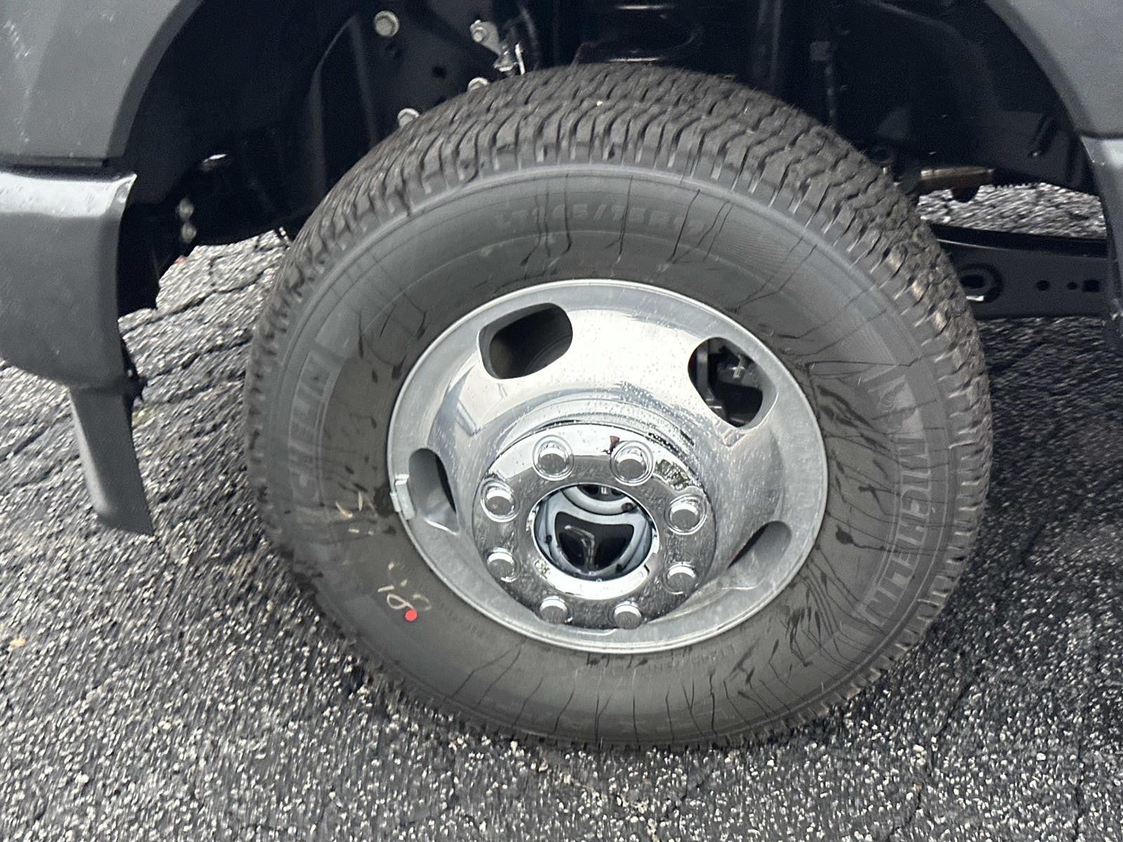 2026 Ford Super Duty F-350 DRW XL 4WD CREW CAB 8' BOX