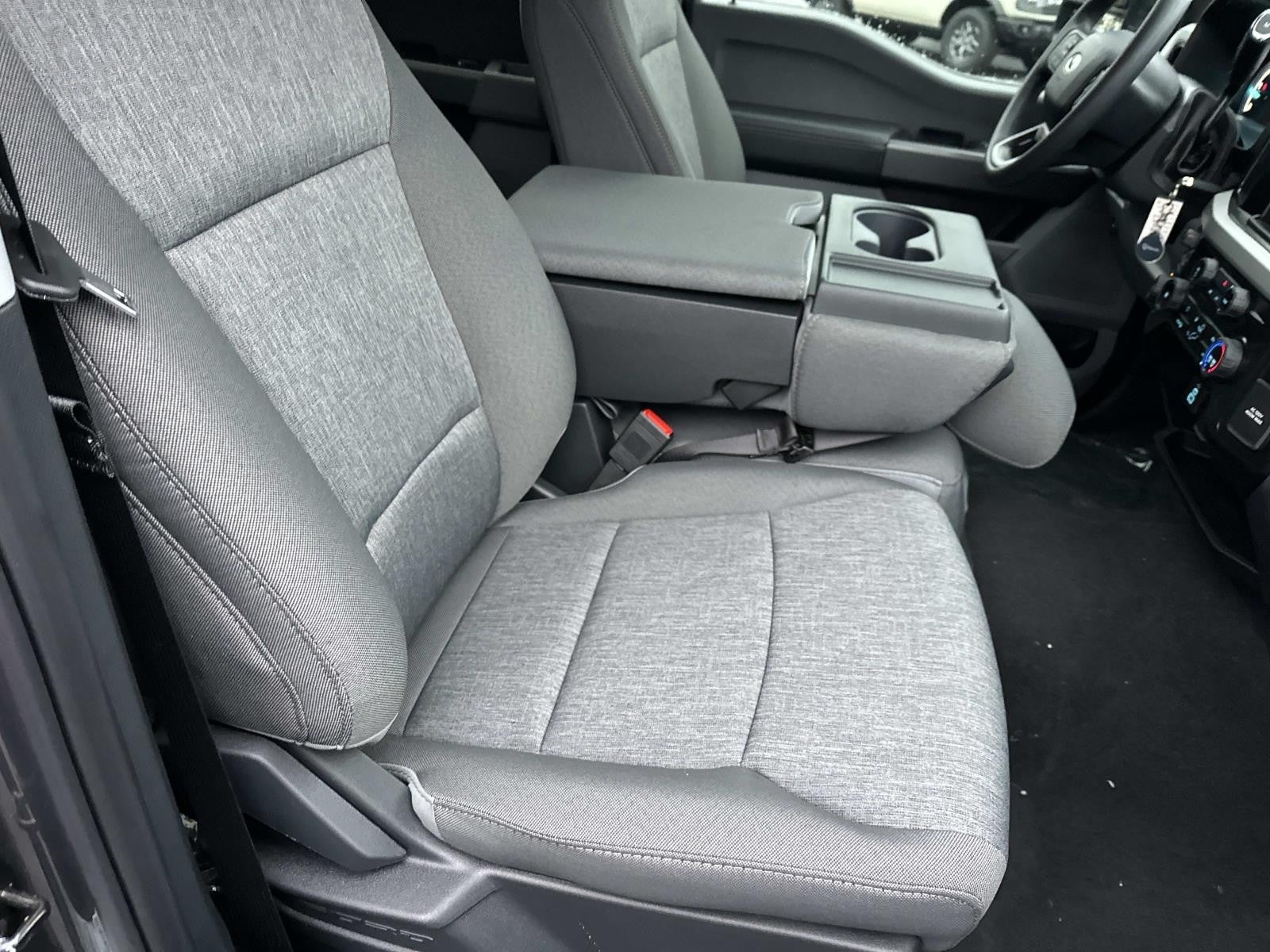 2026 Ford Super Duty F-350 DRW XL 4WD CREW CAB 8' BOX