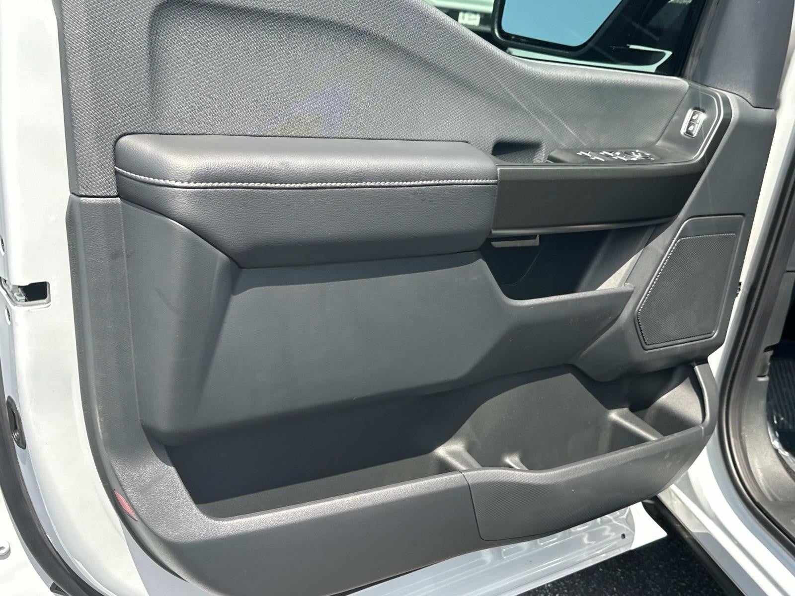 2025 Ford F-150 STX 4WD SUPERCREW 5.5' BO