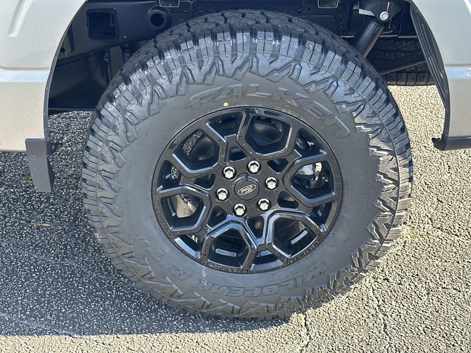 2025 Ford F-150 STX 4WD SUPERCREW 5.5' BO