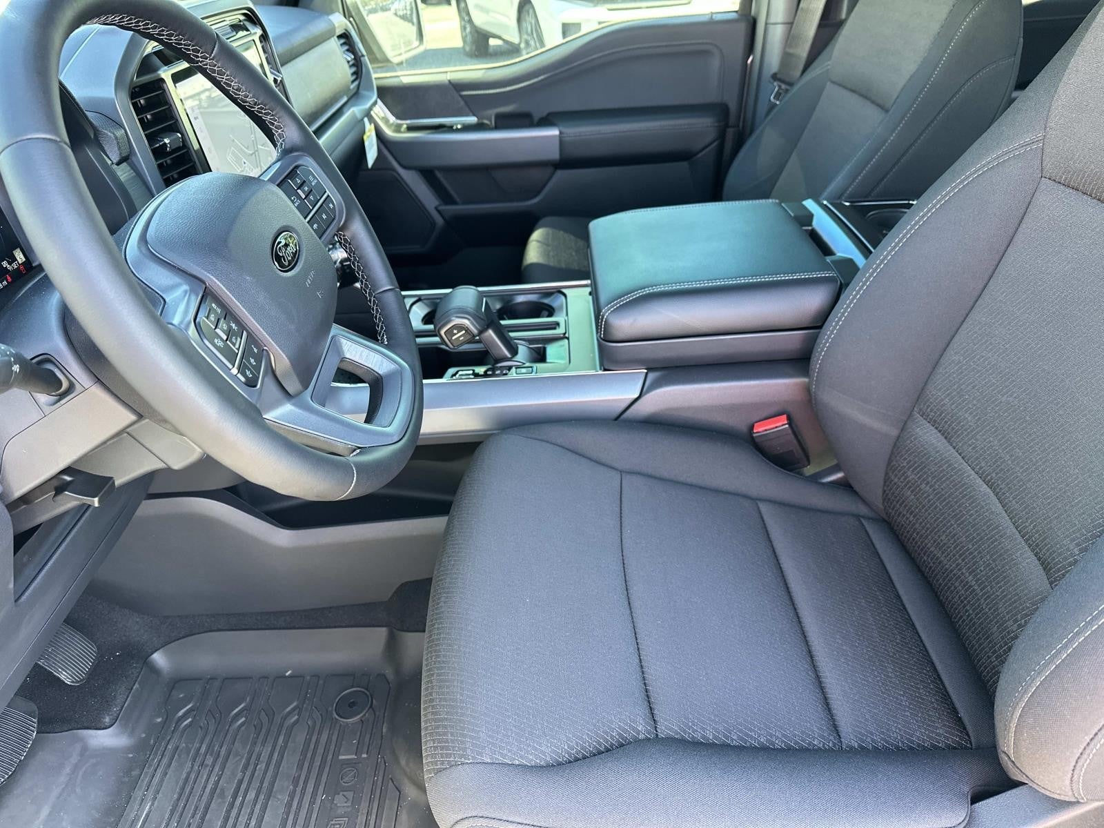 2025 Ford F-150 XLT 4WD SUPERCREW 5.5' BO