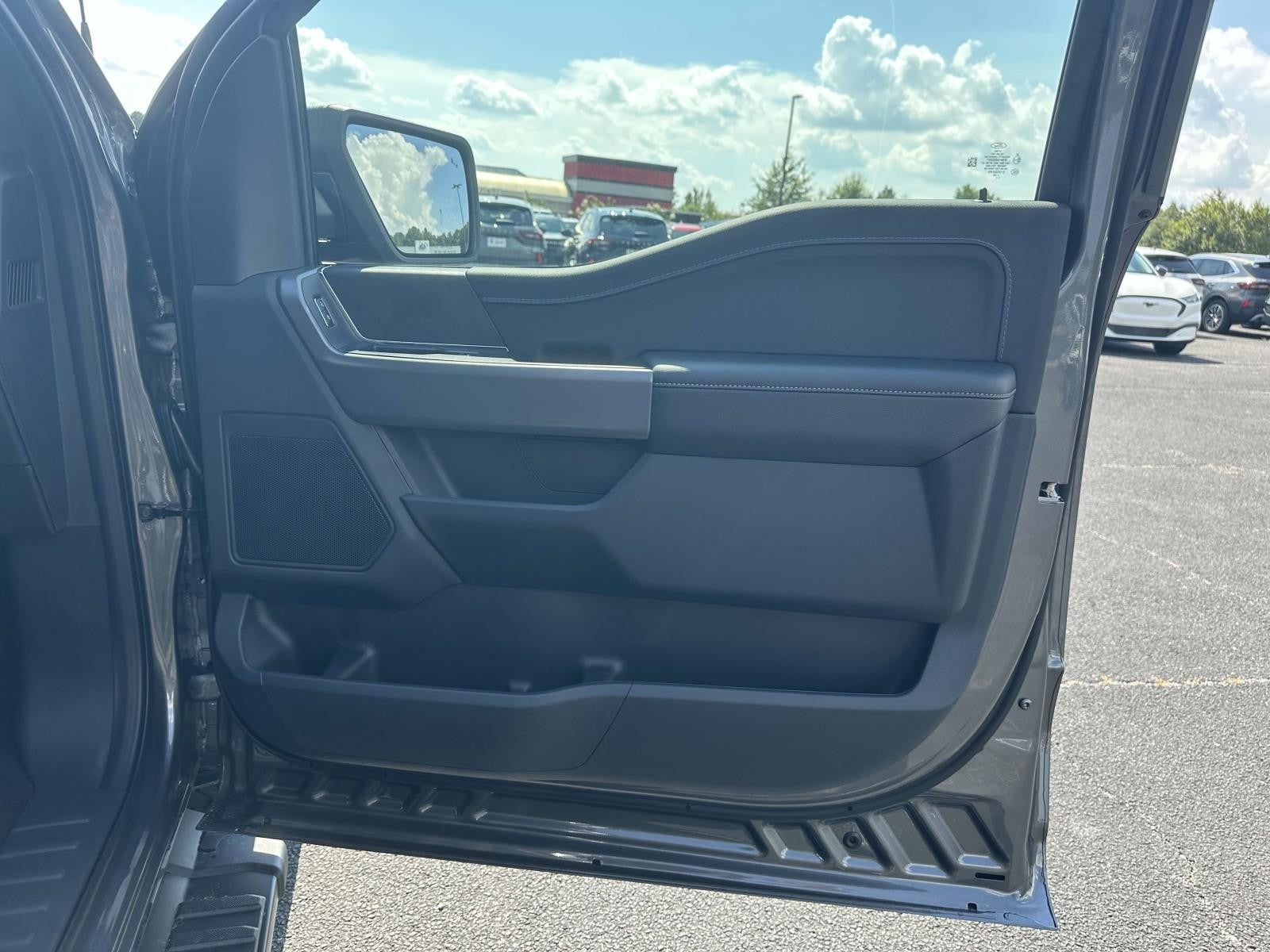 2025 Ford F-150 XLT 4WD SUPERCREW 5.5' BO